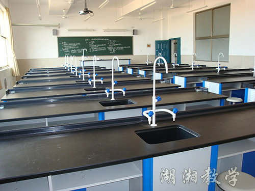 中學理化生實驗室2